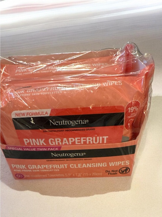 Neutrogena Other - Neutrogena Pink Grapefruit Cleansing Wipes Pack